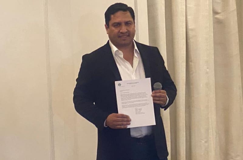 Julión Álvarez llora tras ser eliminado de lista negra - Créditos: TWITTER