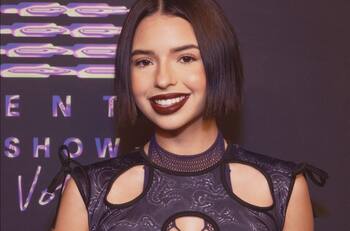 Ángela Aguilar posa con la lencería que utilizará en la pasarela de Rihanna