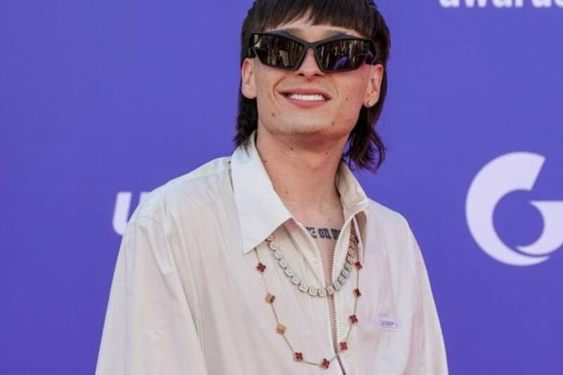 Los comentarios que le ha dejado Peso Pluma a Nicki Nicole han suscitado rumores.