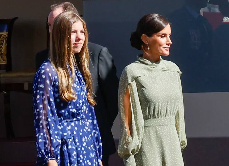 La reina Letizia y la infanta Sofía brillan con sus looks en el día de la Hispanidad en España - Créditos: Instagram