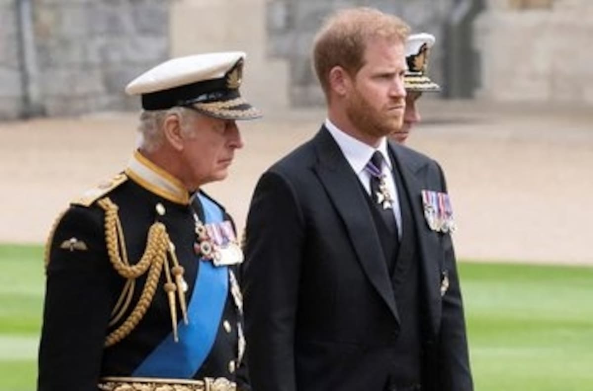 Rey Carlos III adopta primera represalia contra Harry: lo deja fuera de la coronación