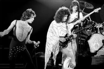 Rey Carlos III nombra caballero a Brian May, legendario guitarrista de 'Queen'