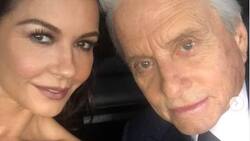 Catherine Zeta-Jones revela cómo baila Michael Douglas música electrónica para festejar San Valentín