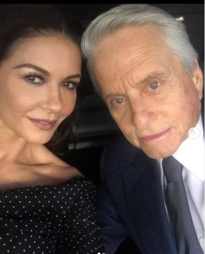 Catherine Zeta-Jones revela cómo baila Michael Douglas música electrónica para festejar San Valentín La pareja de actores lleva más de 25 años juntos - Créditos: Instagram
