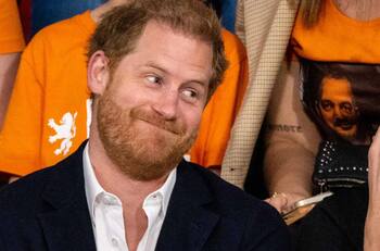 Príncipe Harry probó setas alucinógenas por primera vez en casa de la actriz Courteney Cox