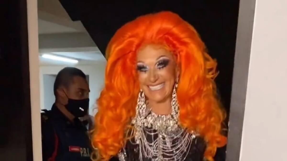 ¡Drag me as a queen! Adela Micha se viste de Drag Queen