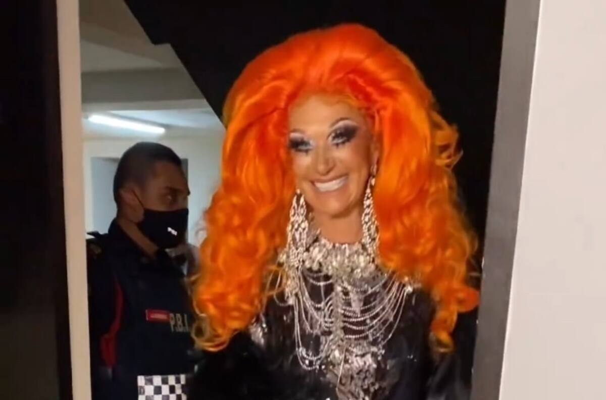 ¡Drag me as a queen! Adela Micha se viste de Drag Queen