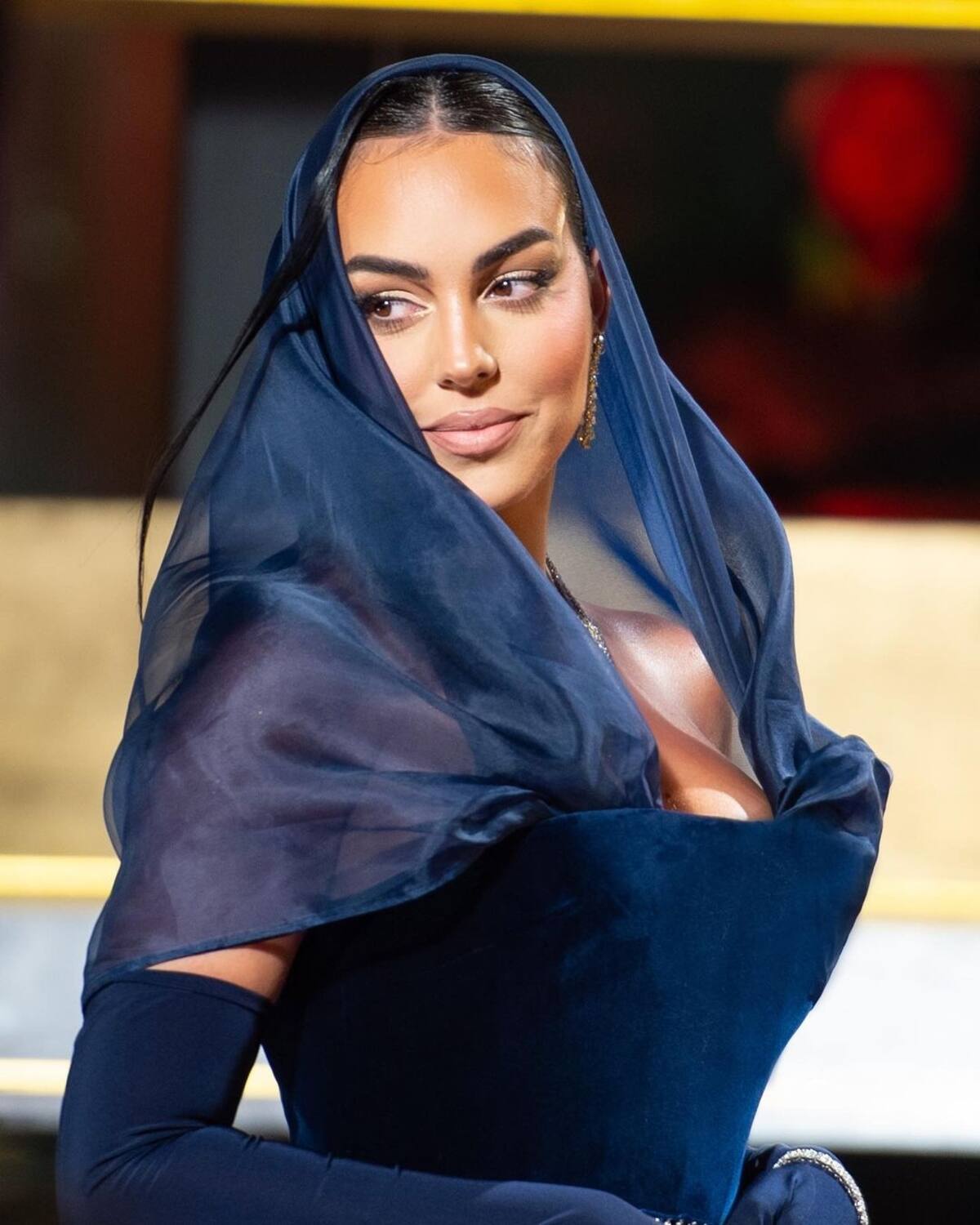A la novia de Cristiano Ronaldo le celebraron combinar su estilo con el respeto por las tradiciones de Medio Oriente. - Créditos: Instagram