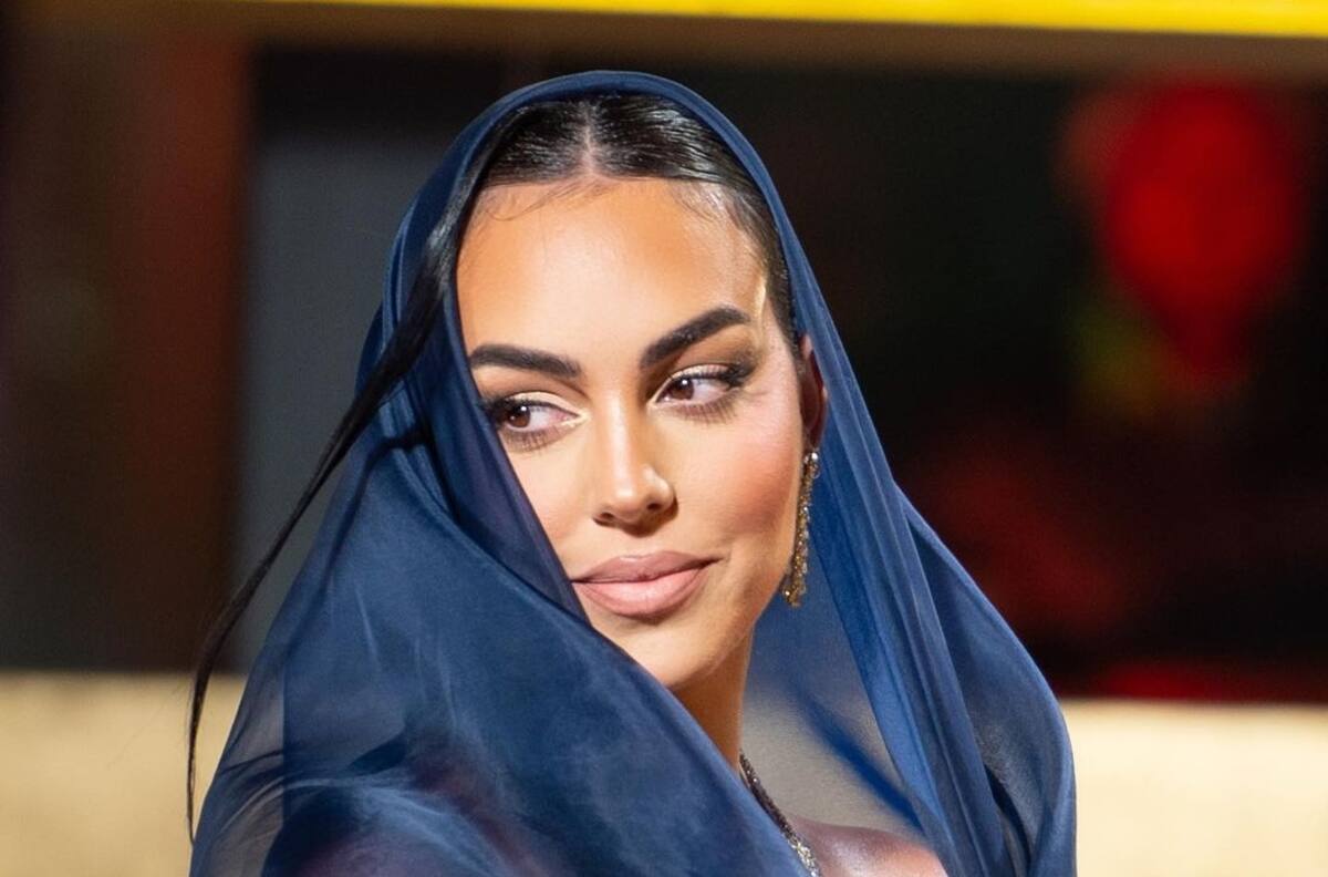 Georgina Rodríguez encandila con vestido apegado a costumbres árabes en los Joy Awards