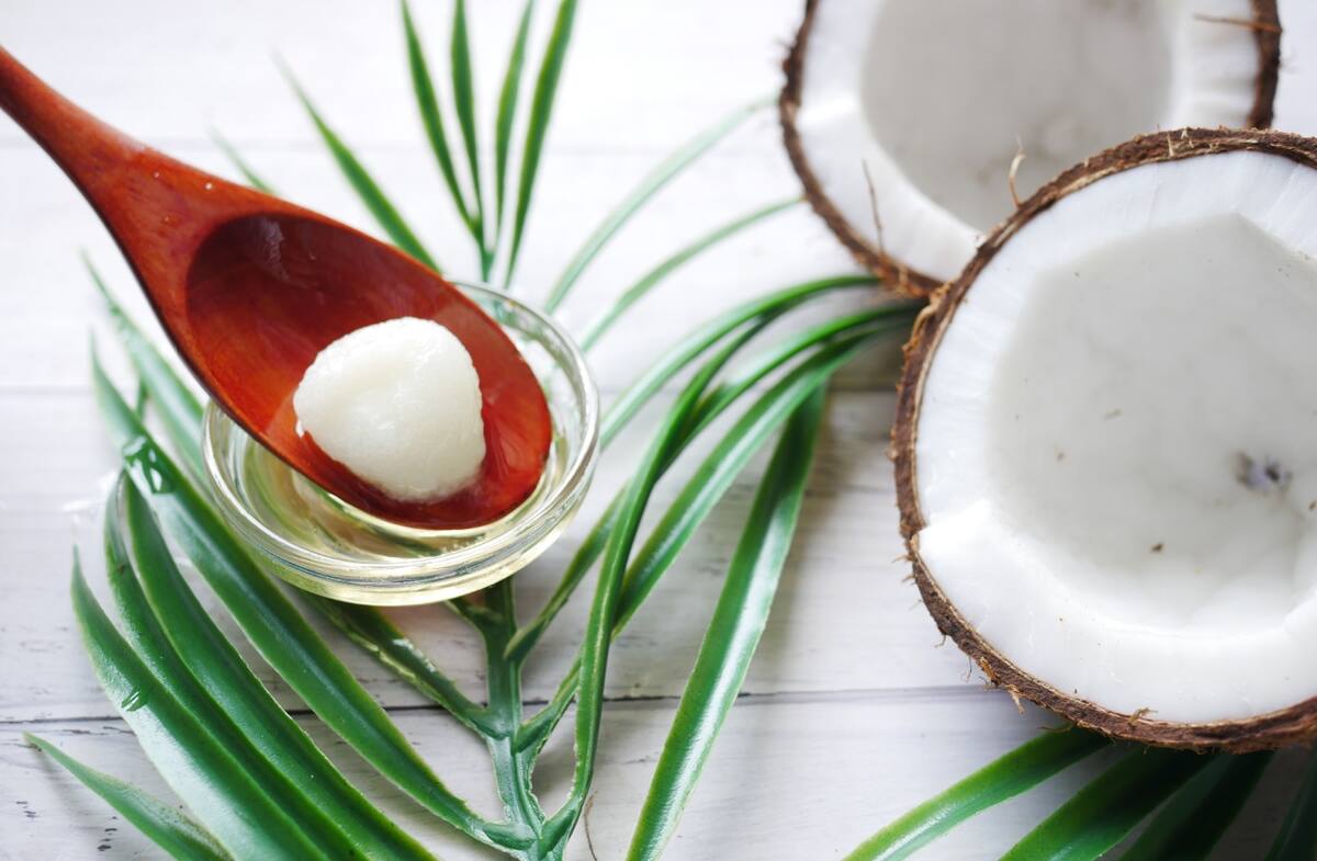 La mascarilla facial de aceite de coco y clara de huevo es una de las más efectivas para aquellas personas que sufren de piel seca | Foto: Befunky