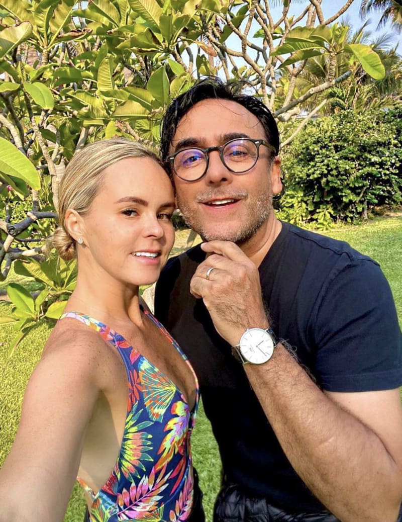 Adal Ramones será papá a los 61 años; ella su guapa esposa 23 años menor que él - Créditos: Instagram