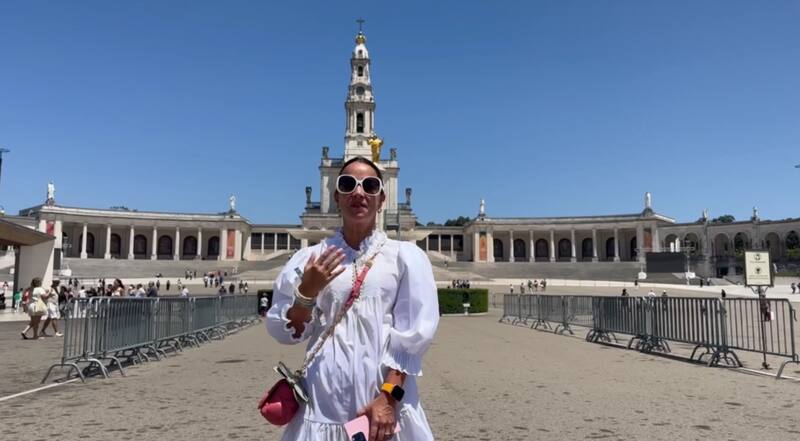 La presentadora de televisión en el santuario de la Virgen de Fátima