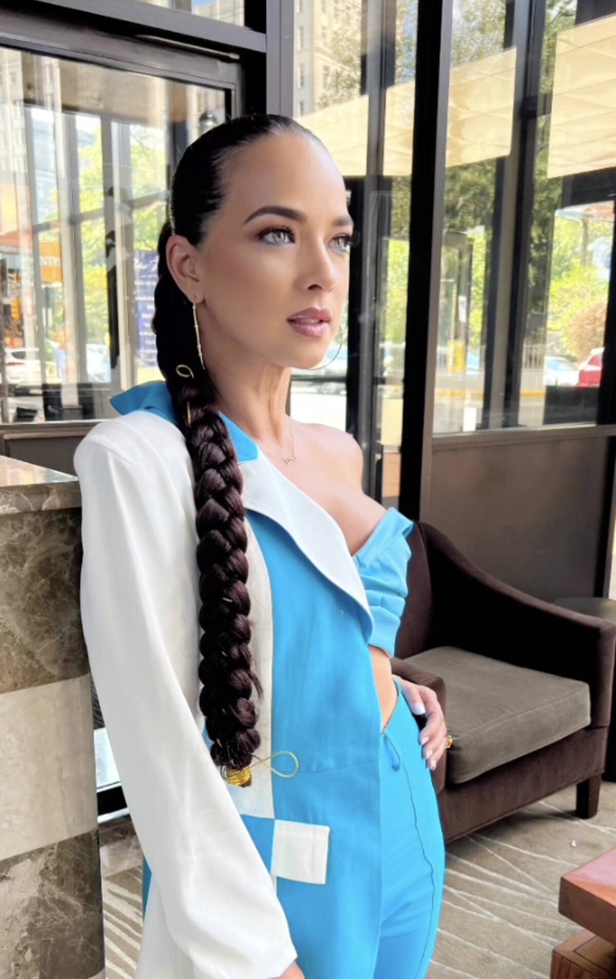 Adamari López causa controversia al usar un traje típico de Turquía - Créditos: Instagram