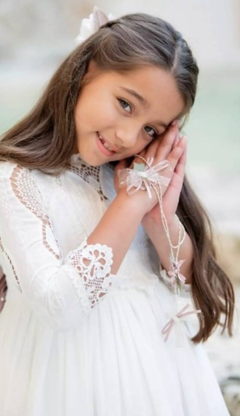 Adamari López comparte las mejores fotos de la primera comunión de Alaïa - Créditos: Instagram