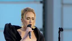 Adele muestra su tatuaje secreto mientras va a cenar con Rich Paul