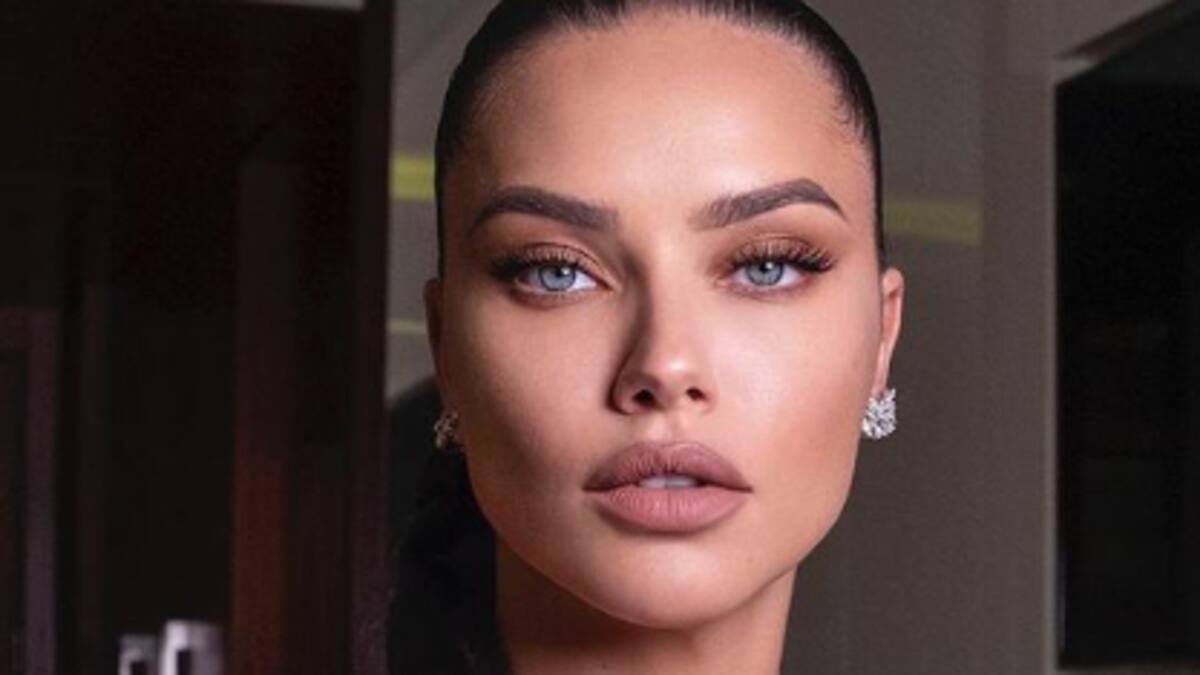 De esta original manera Adriana Lima reveló el sexo de su bebé