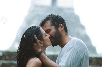 Aislinn Derbez habla sobre cómo es su relación con Jonathan Kubben y con su ex Mauricio Ochmann