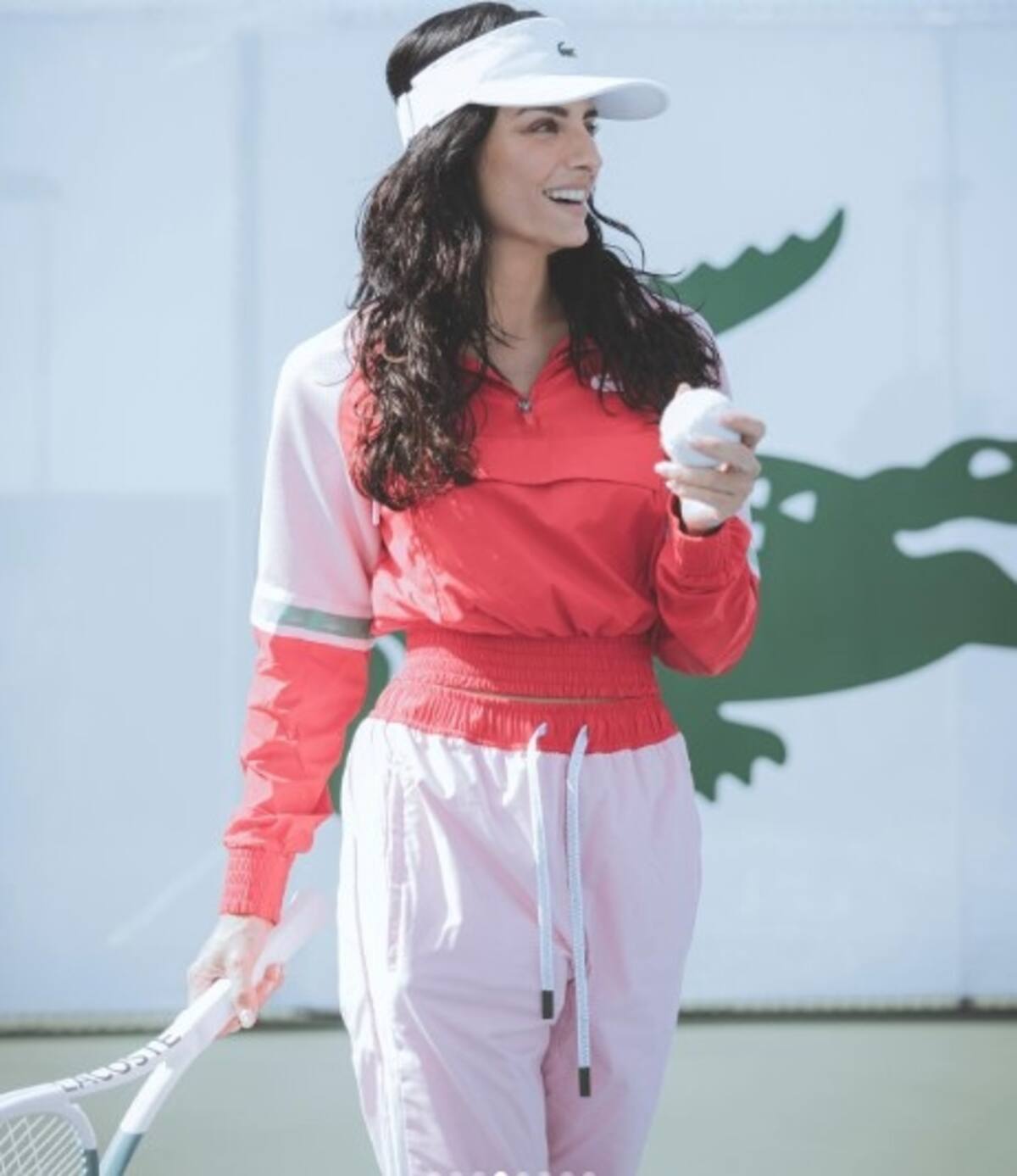 Aislinn Derbez recibe la mejor clase de su vida; una leyenda fue su maestra La actriz volvió a las "aulas" de aprendizaje práctico - Créditos: Instagram