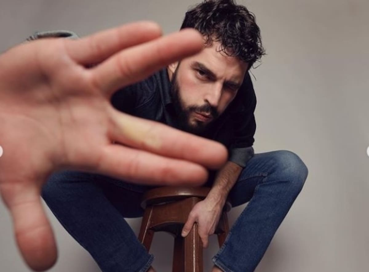 Akin Akinözü revela la ciudad y los tipos de actores que admira - Créditos: Instagram