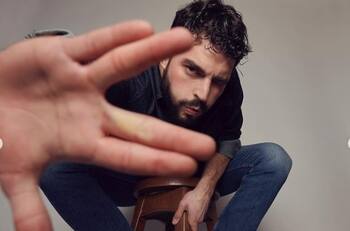 Akin Akinözü, el galán de Hercai, revela la ciudad que lo desvela y los tipos de actores que admira