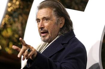 A sus 81 años, Al Pacino baila como un adolescente por las calles de Beverly Hills