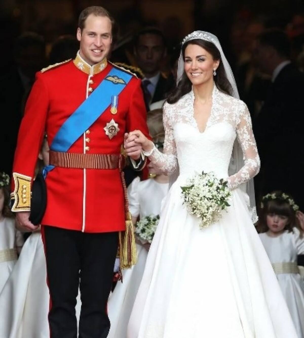 Al Príncipe William no le dejaron usar el traje de novio que quería para su matrimonio con Kate El príncipe finalmente ocupó un traje que no eligió - Créditos: Instagram