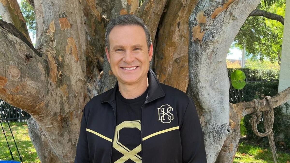 Alan Tacher casi tira a Karla Martínez en su intento por bailar tango