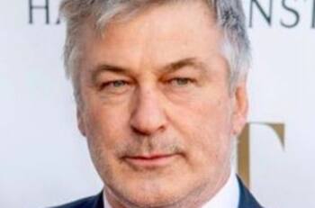 Debido a presión mediática, Alec Baldwin se retira de Twitter