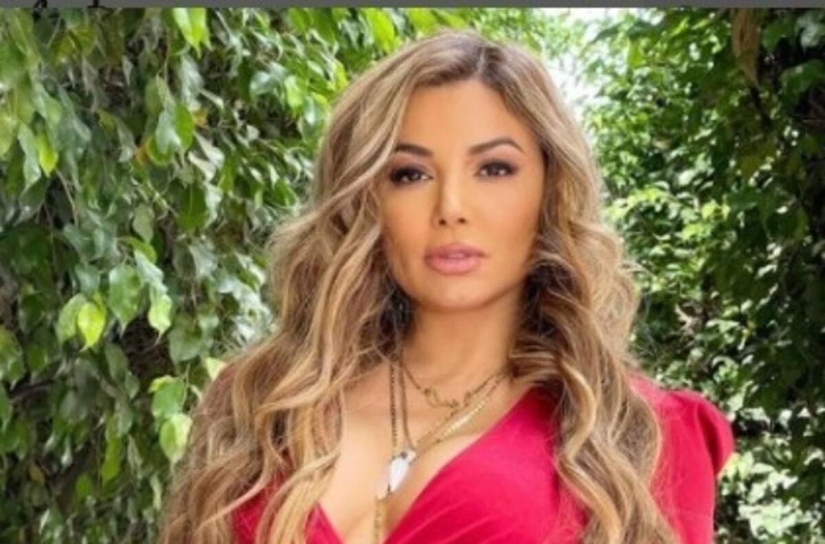Aleida Núñez presume con un lujoso Ferrari, ¿quién se lo regaló?