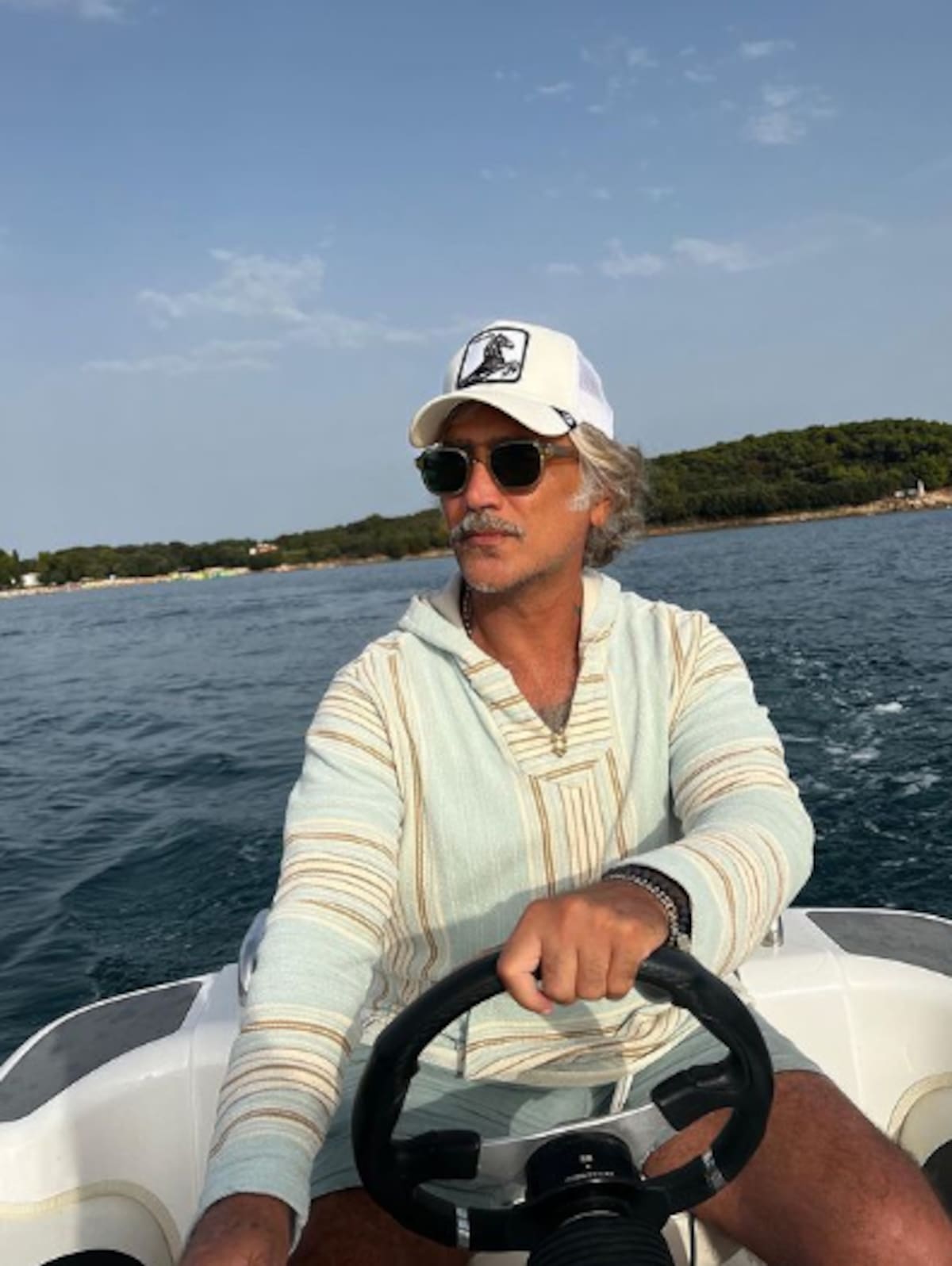 Alejandro Fernández reacciona a las críticas por su nuevo look - Créditos: Instagram