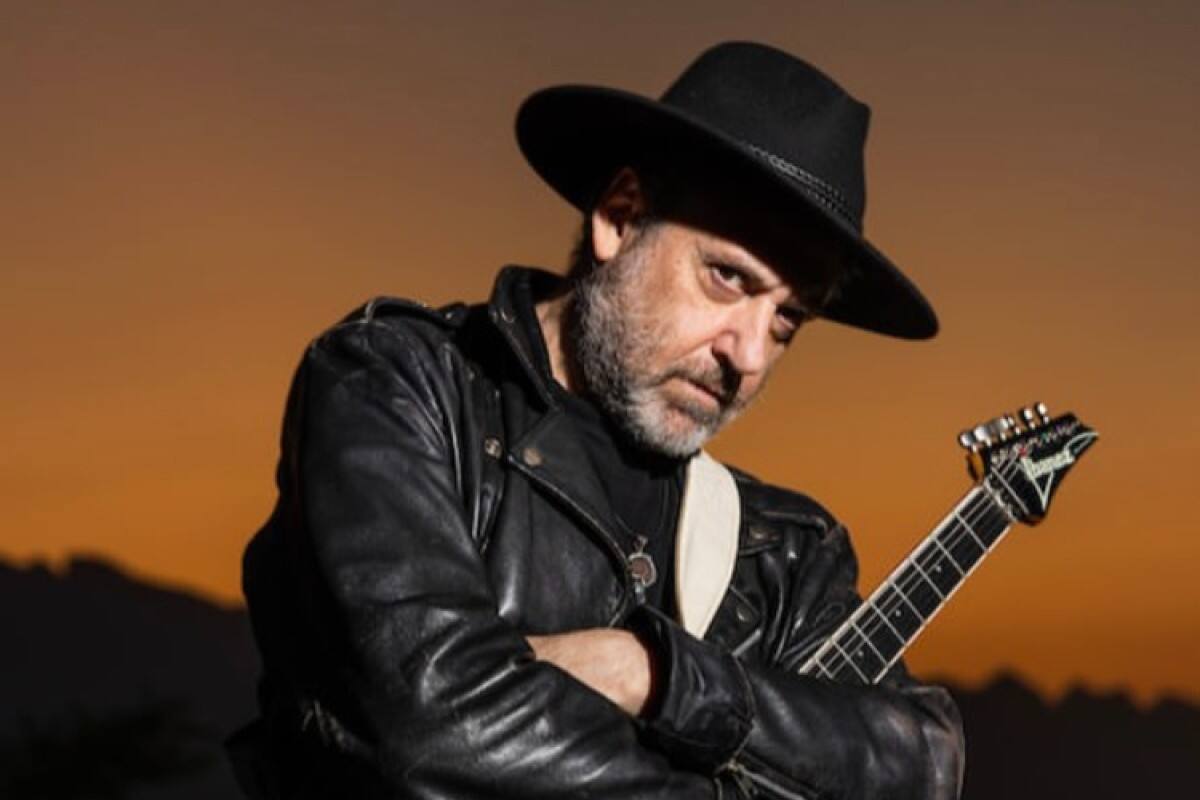 El guitarrista de Caifanes se niega hablar con la prensa