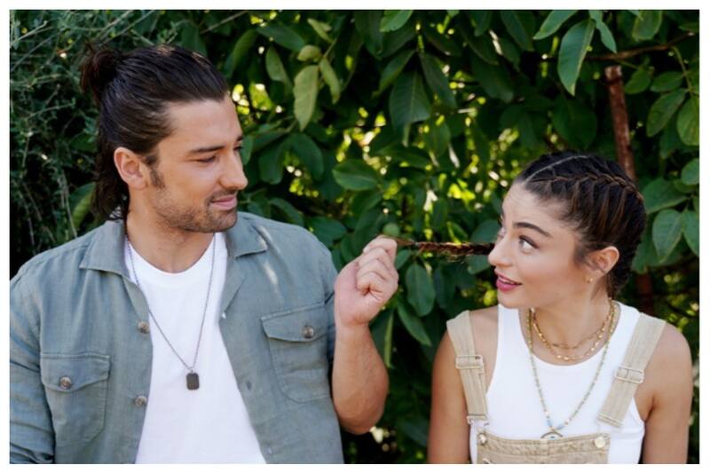 Alp Navruz y Ayça Ayşin Turan durante la etapa de promoción de Isla esperanza. La dupla fue elegida "la pareja de serie televisiva del año" en Turquía.