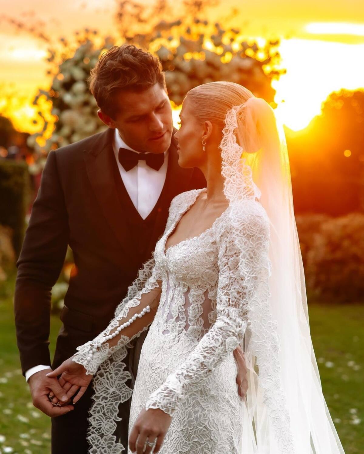 Amelia Spencer y Greg Mallett se casaron a finales de marzo en Ciudad del Cavo - Créditos: Instagram