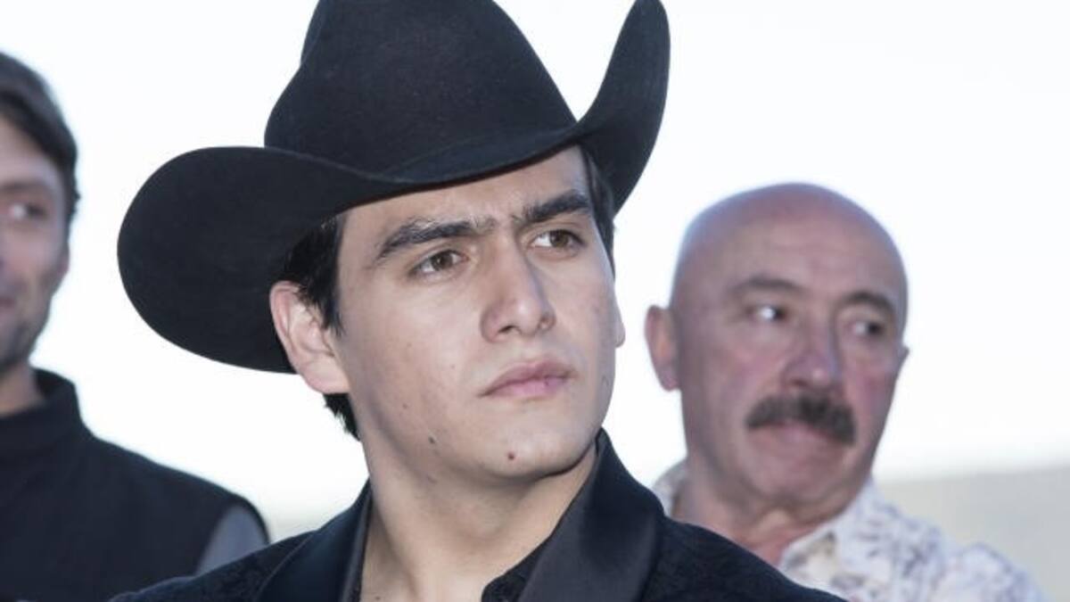 Amiga de Julián Figueroa aclara rumores sobre el último mensaje que recibió del cantante