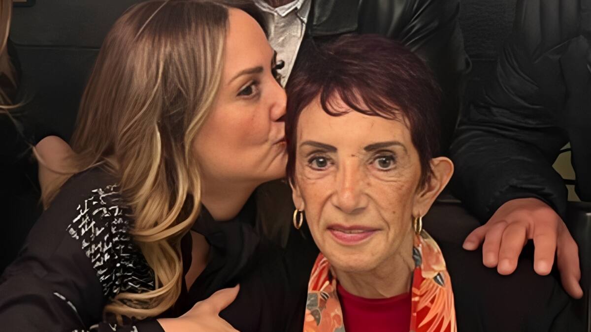A una semana de su fallecimiento ¿Cuál era la enfermedad que padecía la mamá de Andrea Legarreta?