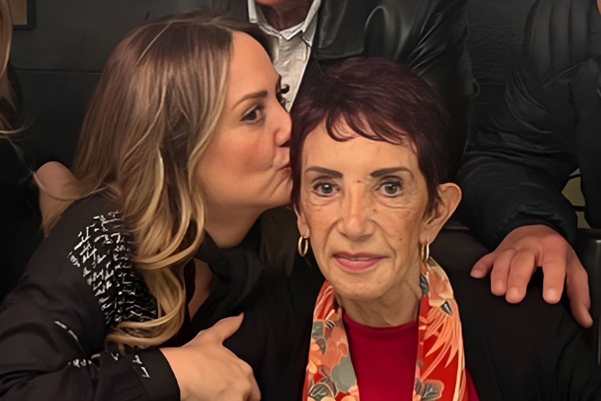 Andrea Legarreta habla de la de su madre, Isabel Martínez.