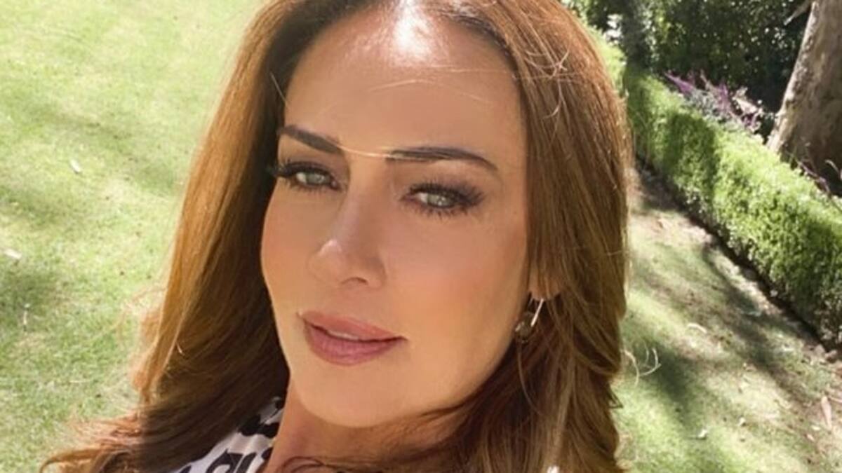 Anette Michel aparece llena de medicamentos y alarma a sus fans