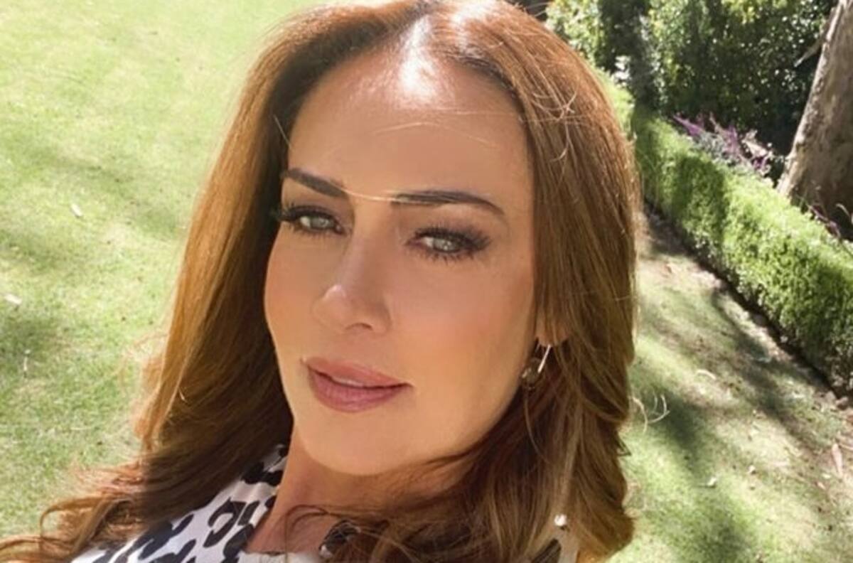 Anette Michel aparece llena de medicamentos y alarma a sus fans