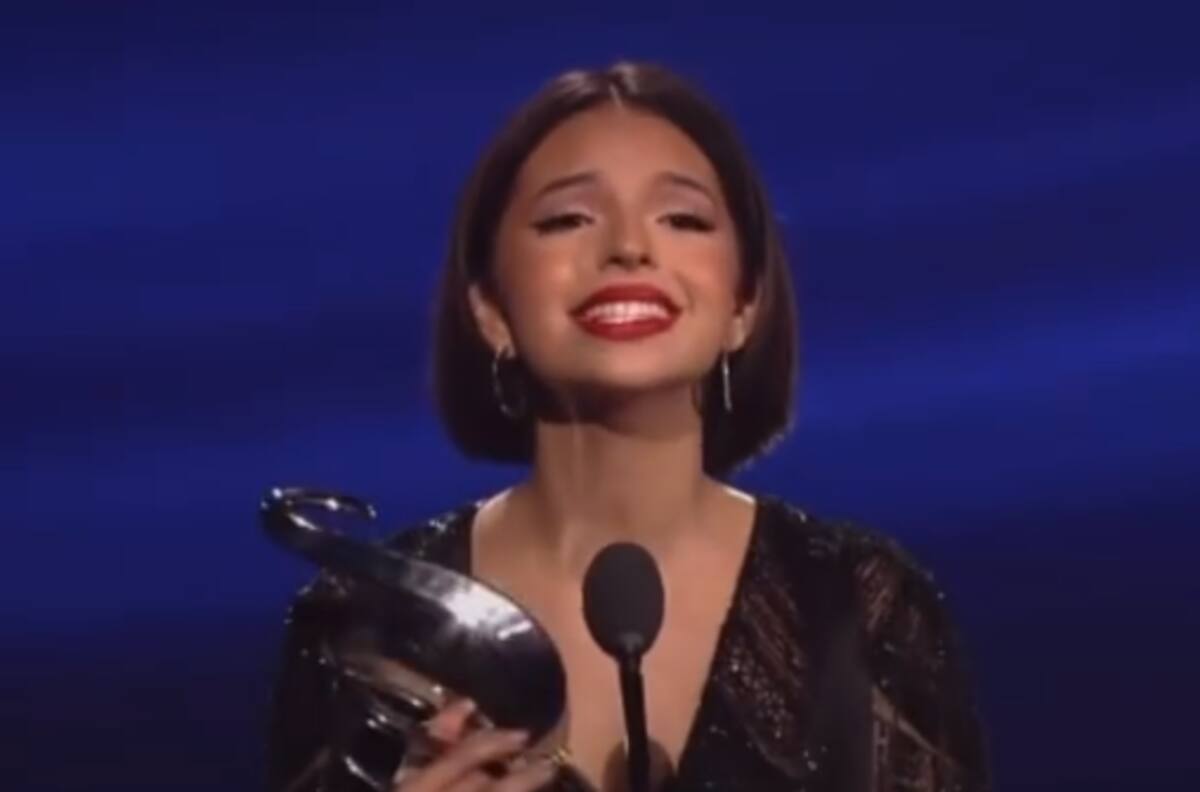 Con estos looks Ángela Aguilar se llevó la noche en los Premio Lo Nuestro