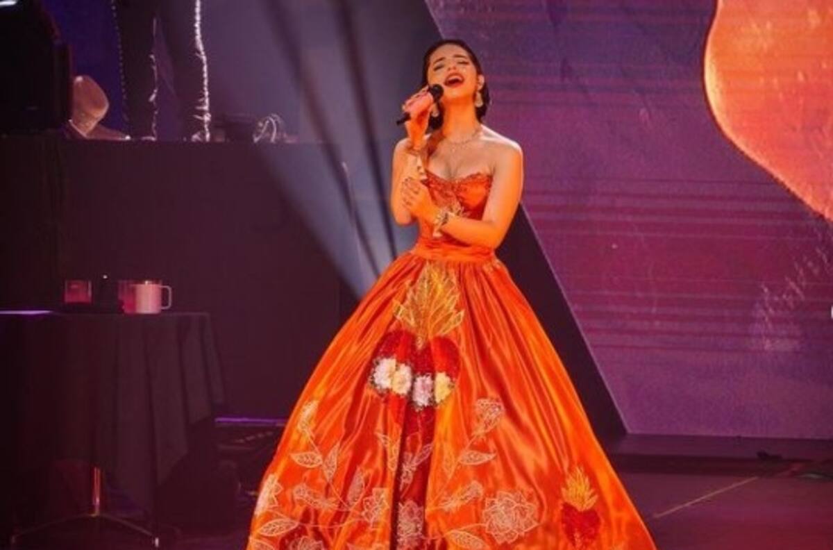 Ángela Aguilar estrena particular tradición para sus shows como solista