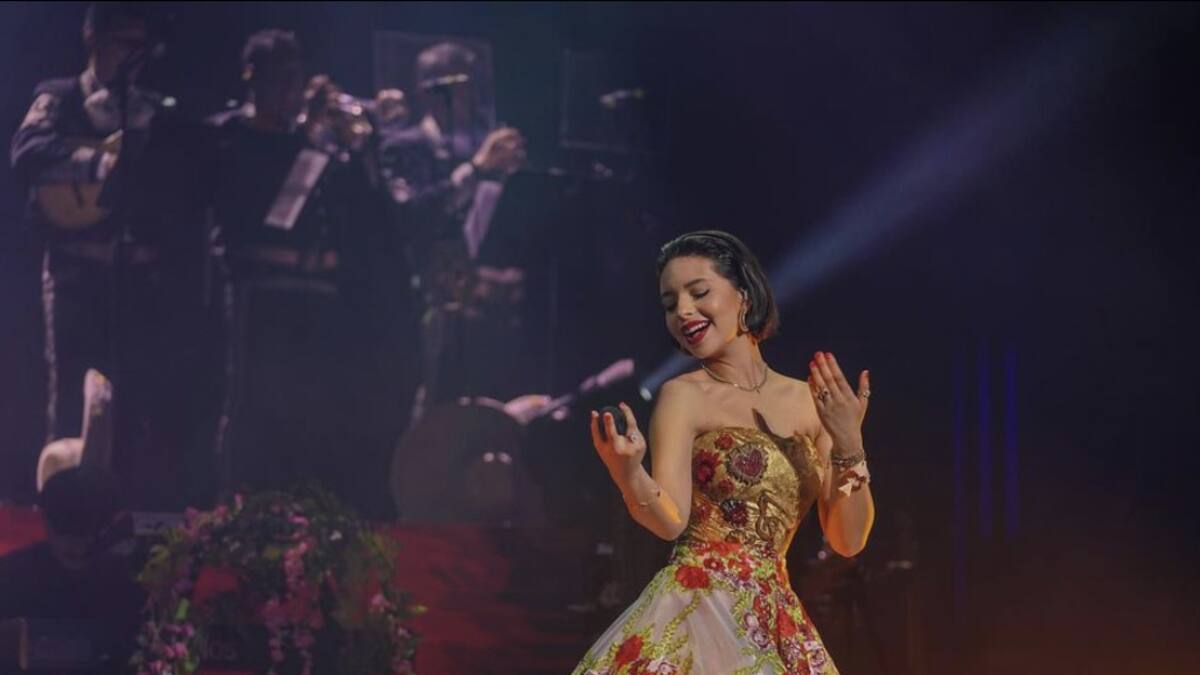 Ángela Aguilar sorprende a sus fans con coquetos pasos de reguetón