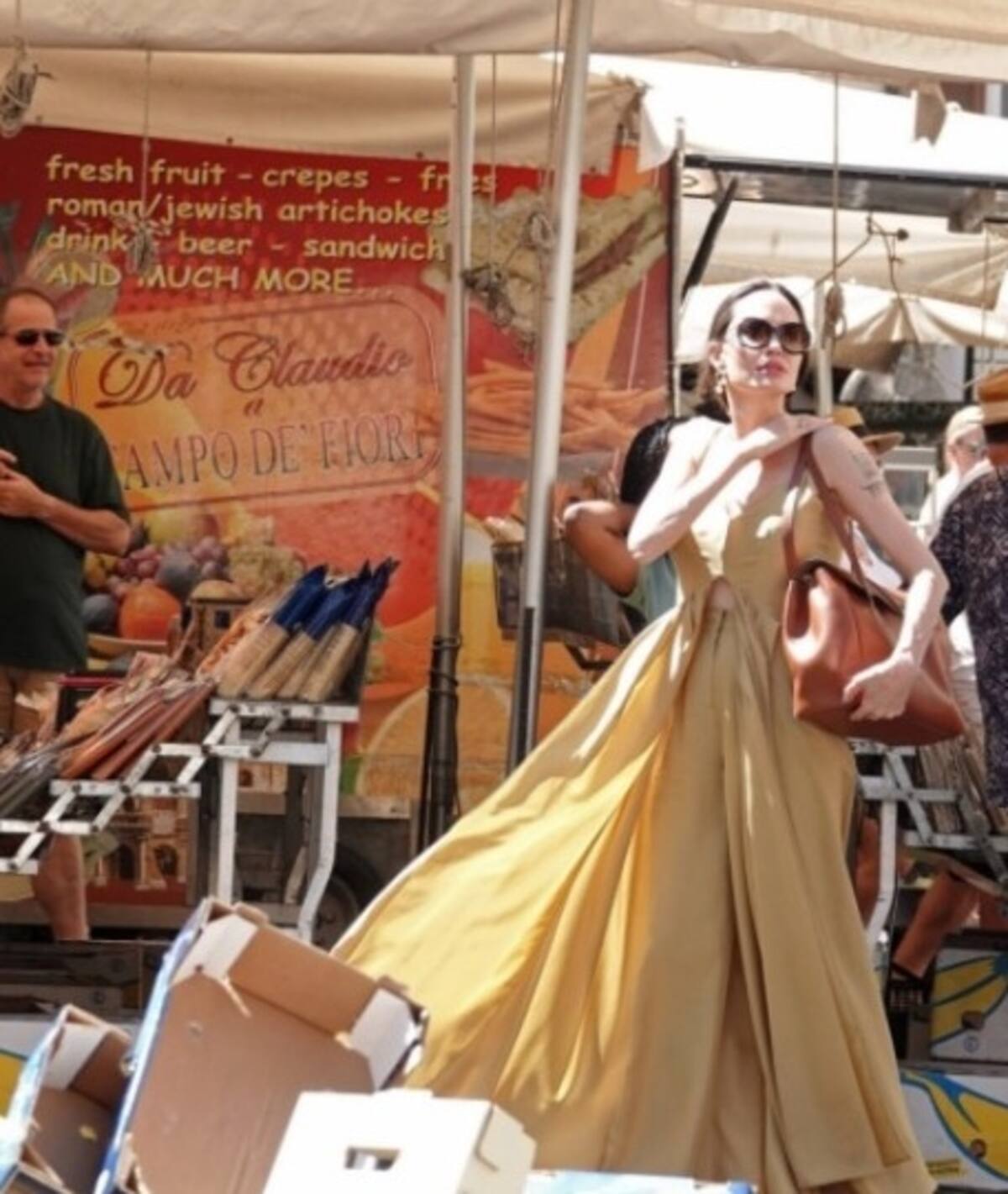 Angelina Jolie pasea por las calles de Roma - Créditos: Instagram