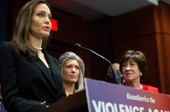 Angelina Jolie rompe en llanto al hablar de un importante tema