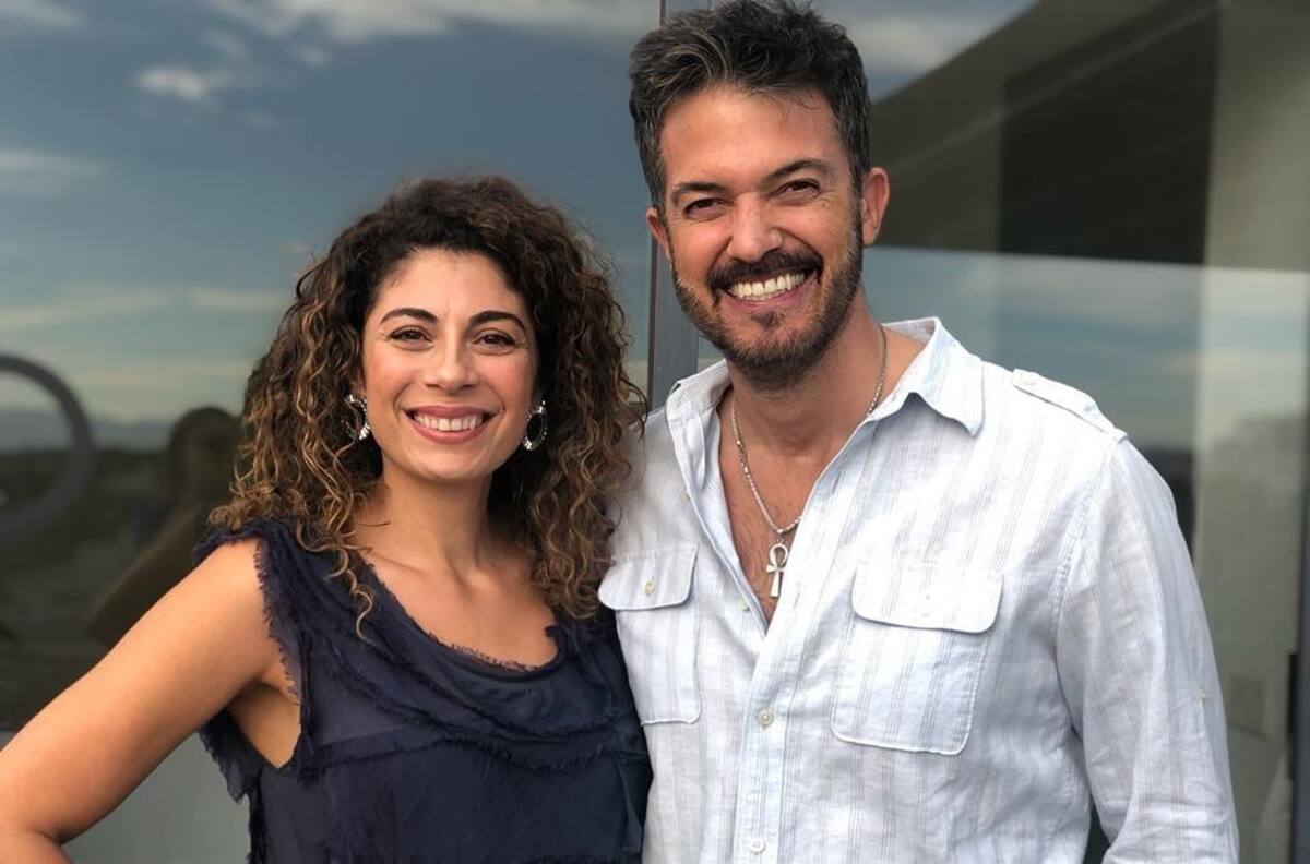 ¿Cuál es la polémica secta a la que Anna Ferro pertenece desde hace años?