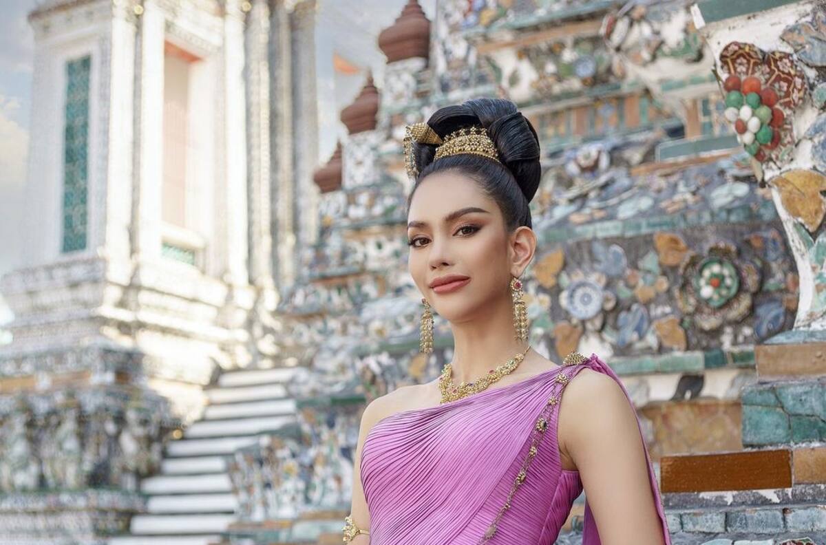 Reina que creció en un basural usa vestido reciclado en Miss Universo para homenajear a sus padres