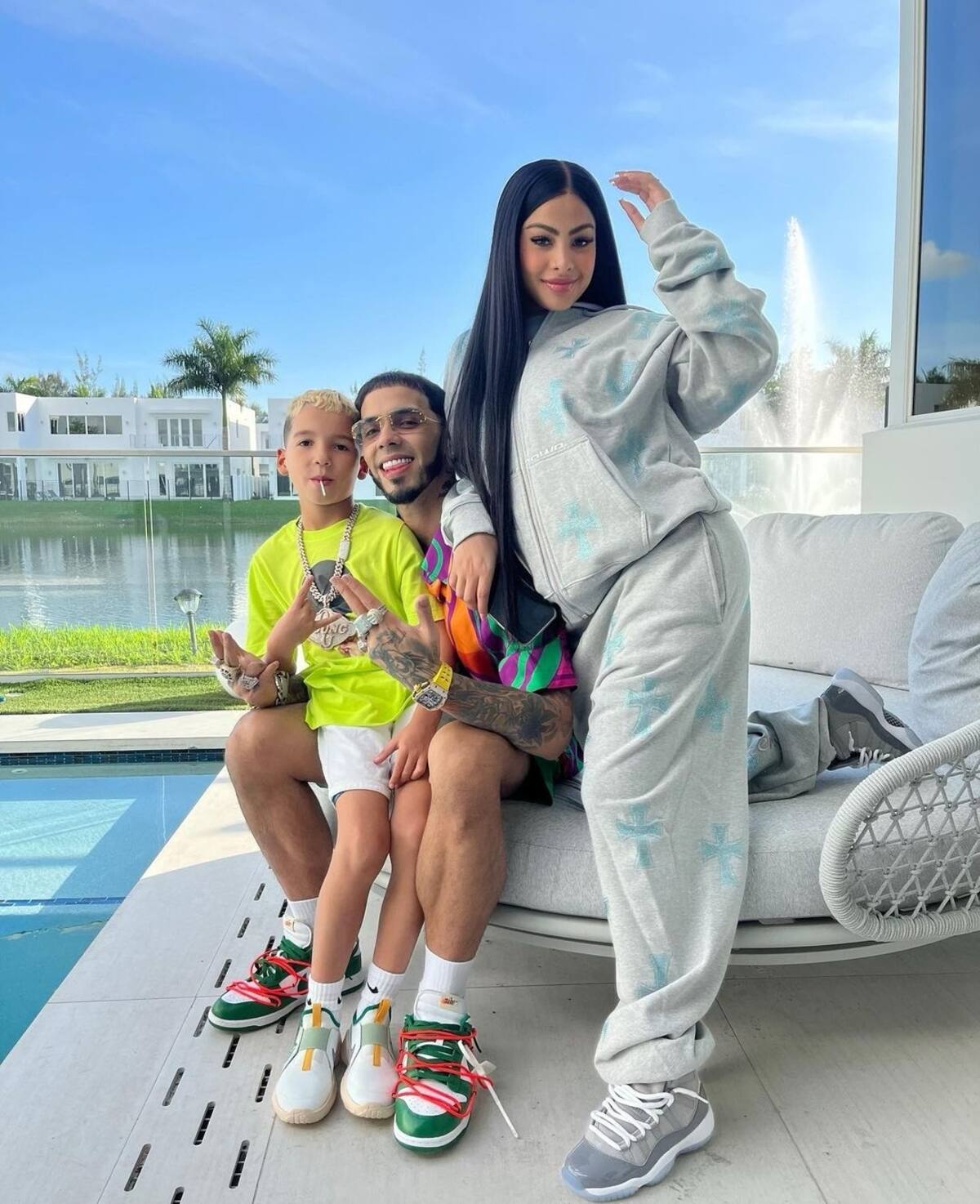 Anuel AA comparte fotos de su cumpleaños junto a su esposa e hijo - Créditos: Instagram