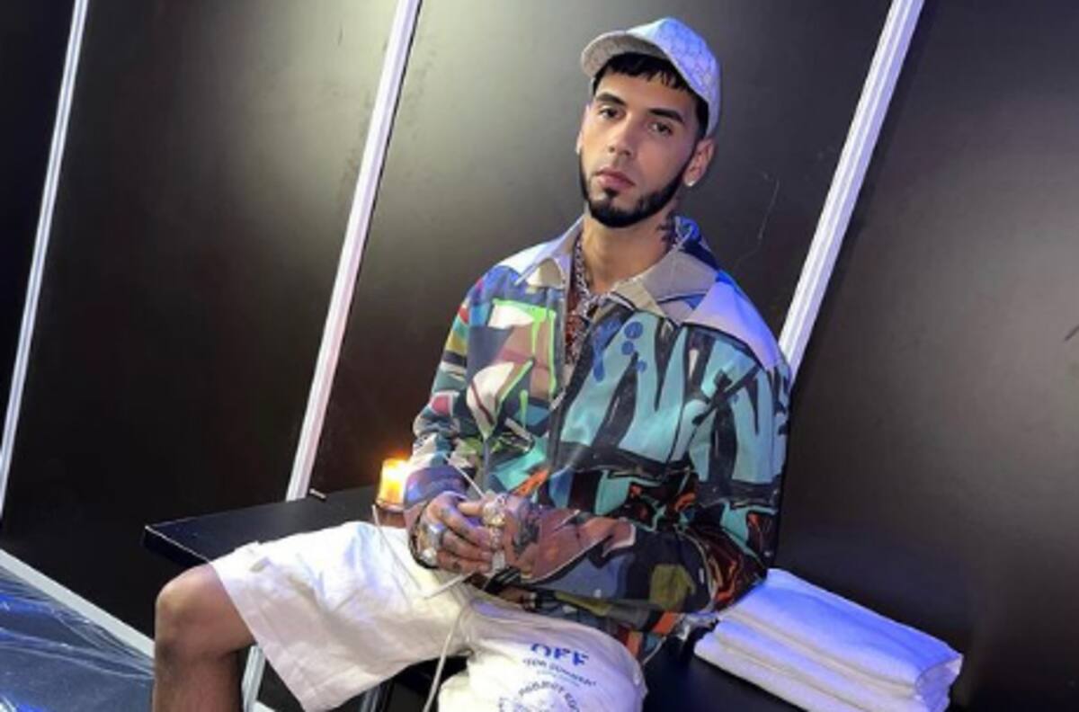 Anuel AA preocupa a sus fans al aplazar sus conciertos por motivos personales