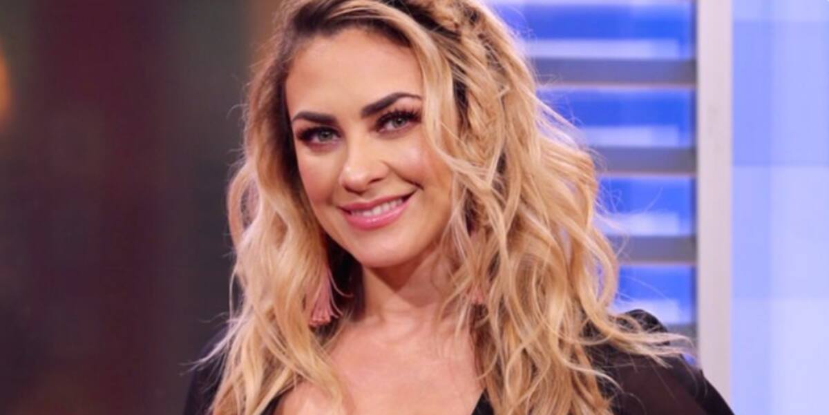 Aracely Arámbula a favor de que Silvia Pinal siga en el teatro - Créditos: TWITTER