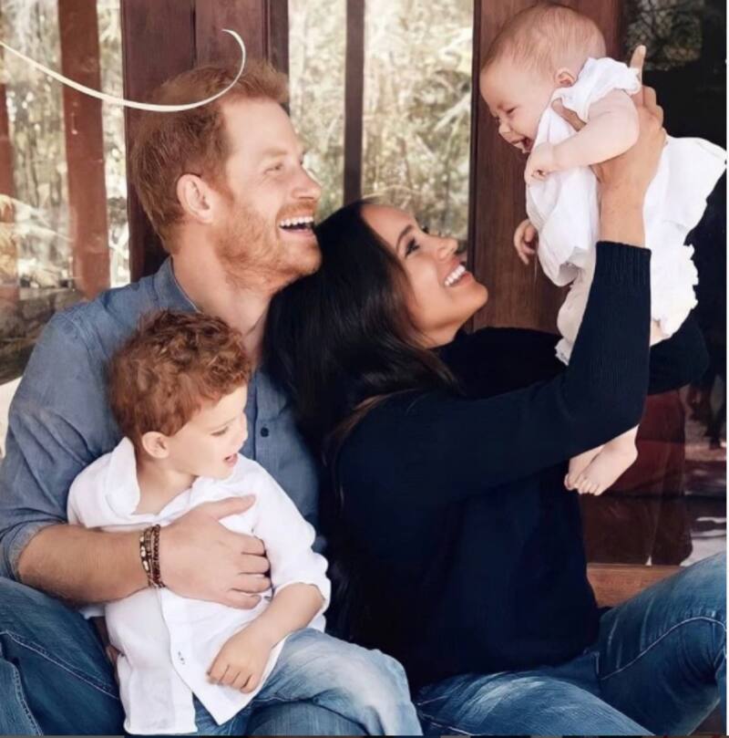 ¿Archie y Lilibet festejan a su primo real August - Créditos: Instagram
