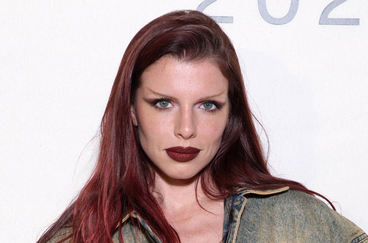 Julia Fox vive su peor momento tras el arresto de su padre y hermano por portar explosivos